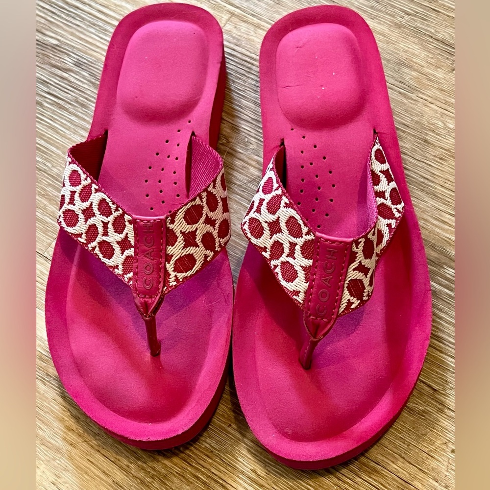 Coach Fuchsia Jessalyn Sandals with Signature Pattern 🩴💕